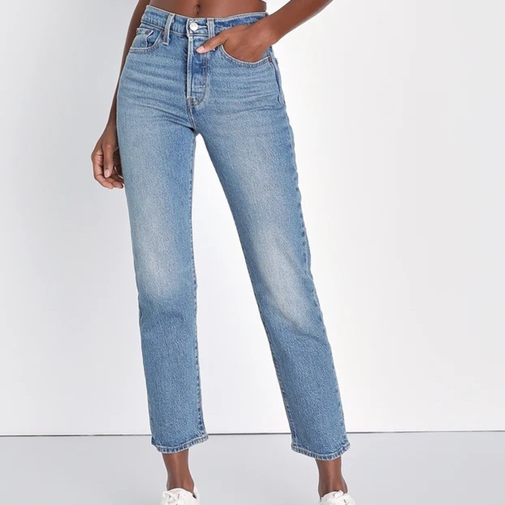 Levis, Wedgie Straight Classic Blue Women's Jeans